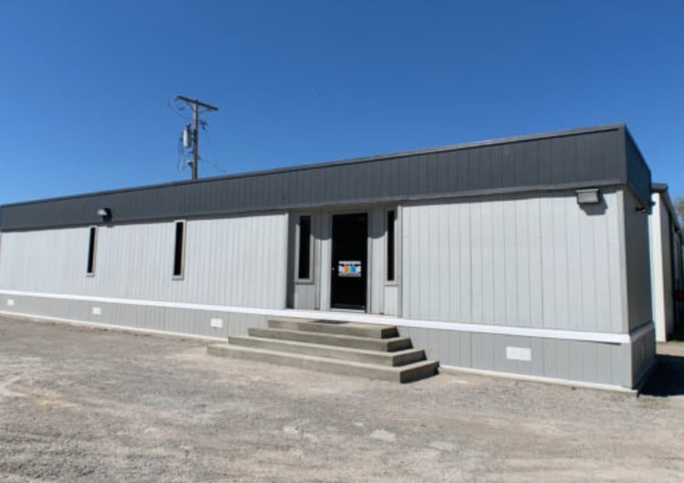 mobile-office-building-with-step-up-entrance